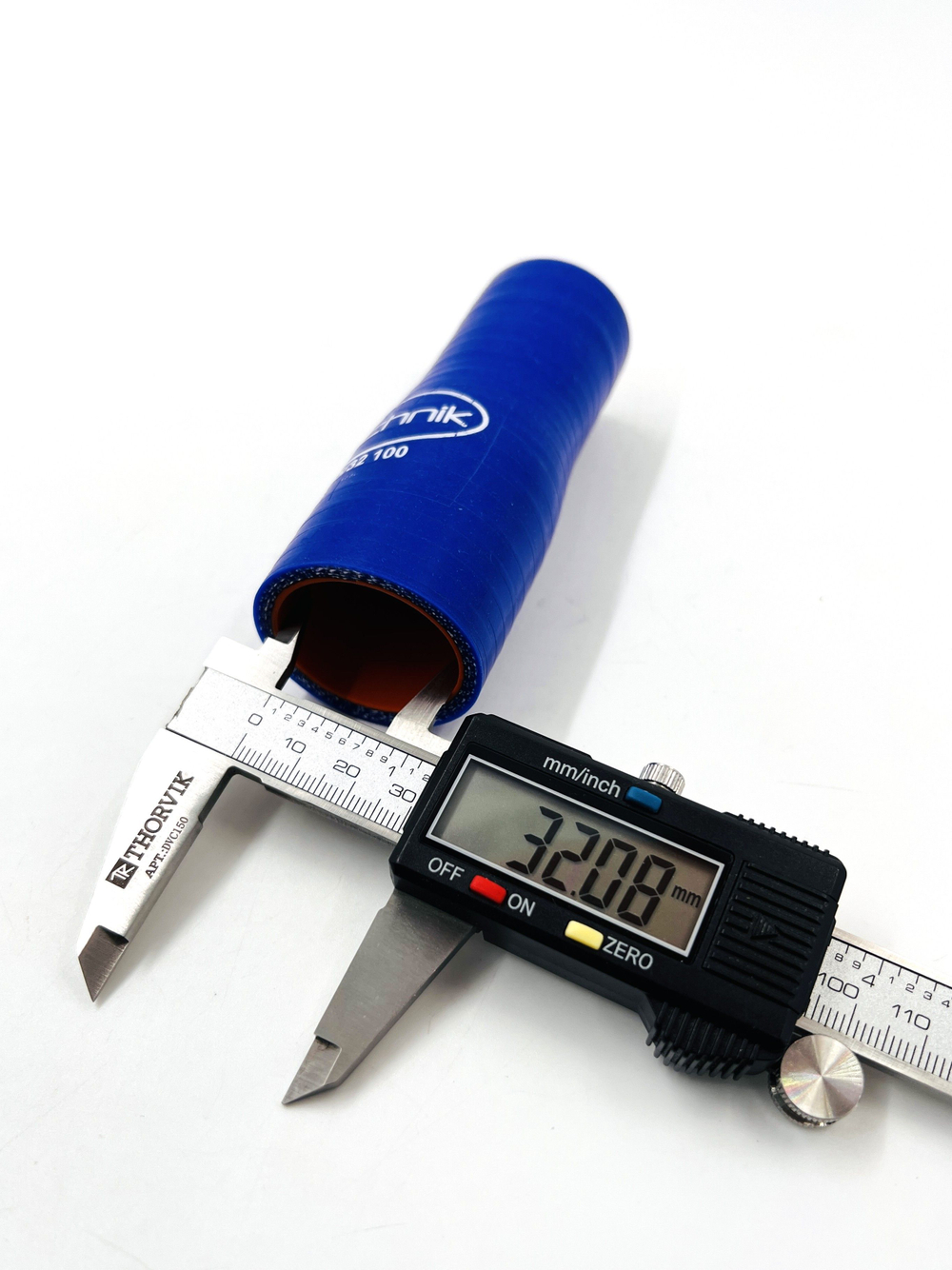 Патрубок переходной прямой универсальный D25x32 силикон 1 шт