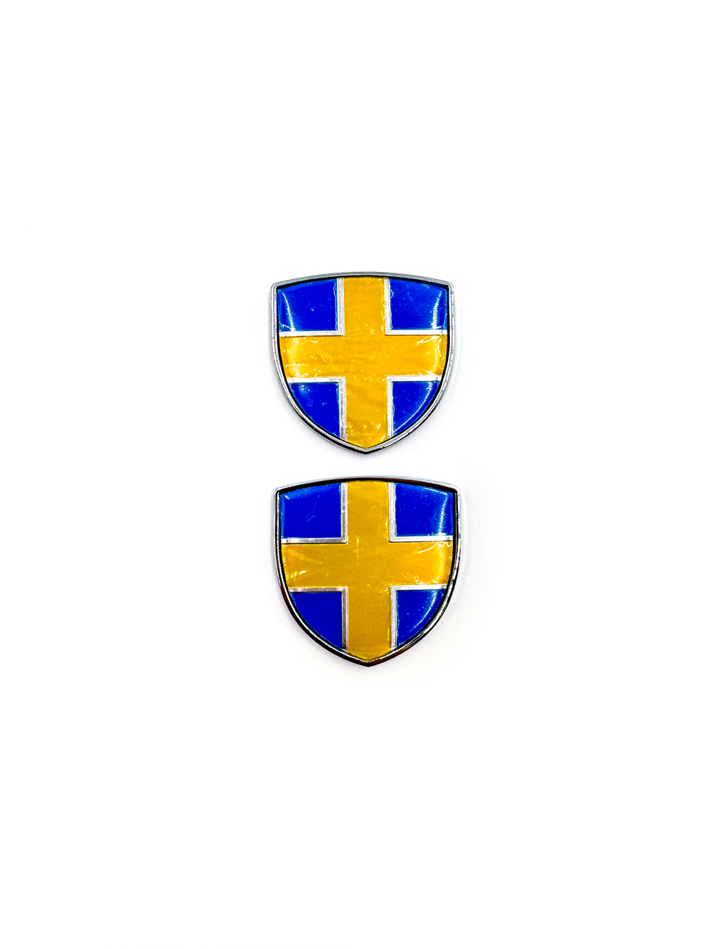 Наклейки Volvo Щит металлические шведский флаг объемные (шильдик шведский флаг щит, 3,8х3,8 см). 2 шт в комплекте.