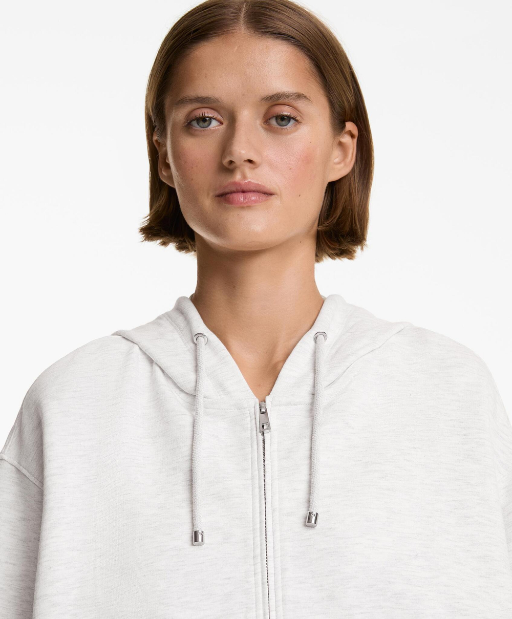 Oysho Толстовка укороченная с капюшоном и отделкой в ​​рубчик из хлопка и модала, бледно-серый меланж