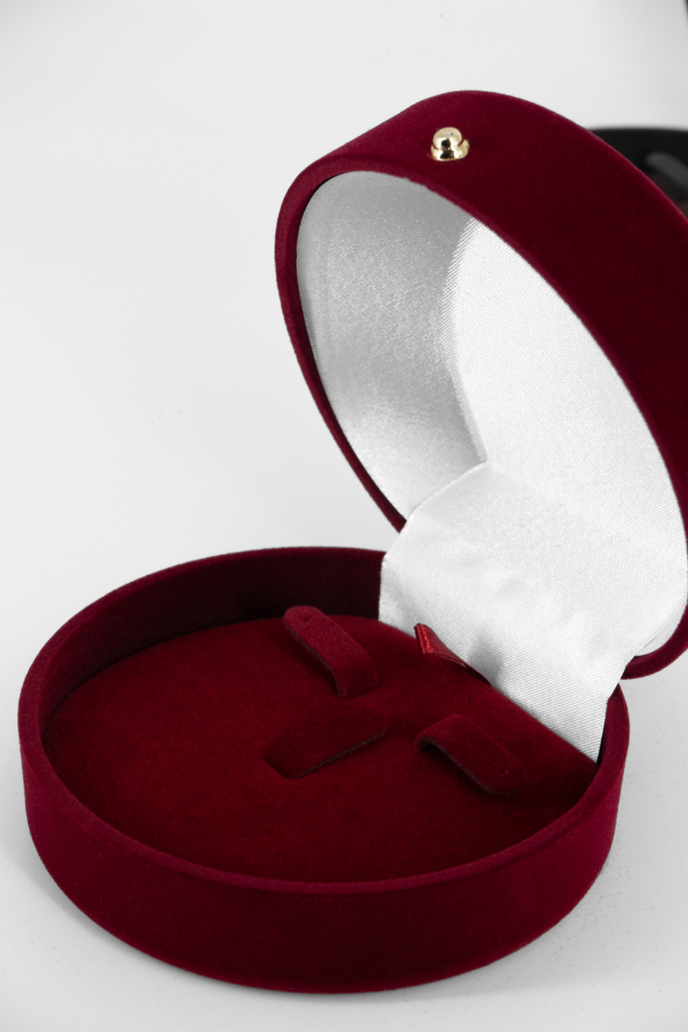 Ювелирный футляр круглый с косичкой для гарнитура