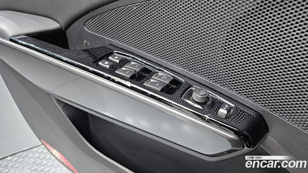 KG Mobility (Ssangyong) Very New Tivoli Бензин 1.5 2WD (04.2020)