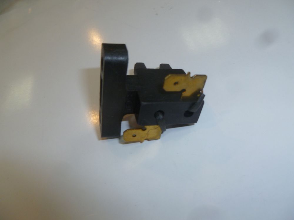 Щеткодержатель с щетками SDG6500/Carbon brush