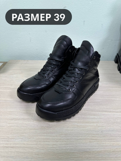 Ботинки женские(мех) 39р уценка_1331