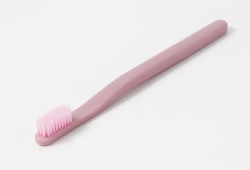 Антибактериальная зубная щётка с напылением из фтора Trimay Pink Fluorine Toothbrush