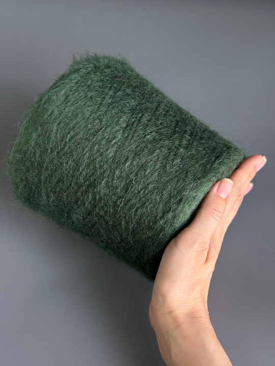 Пряжа Ilaria Aurora (67% супер кид мохер 28% па 5% меринос) 1000м/100 гр, зеленый