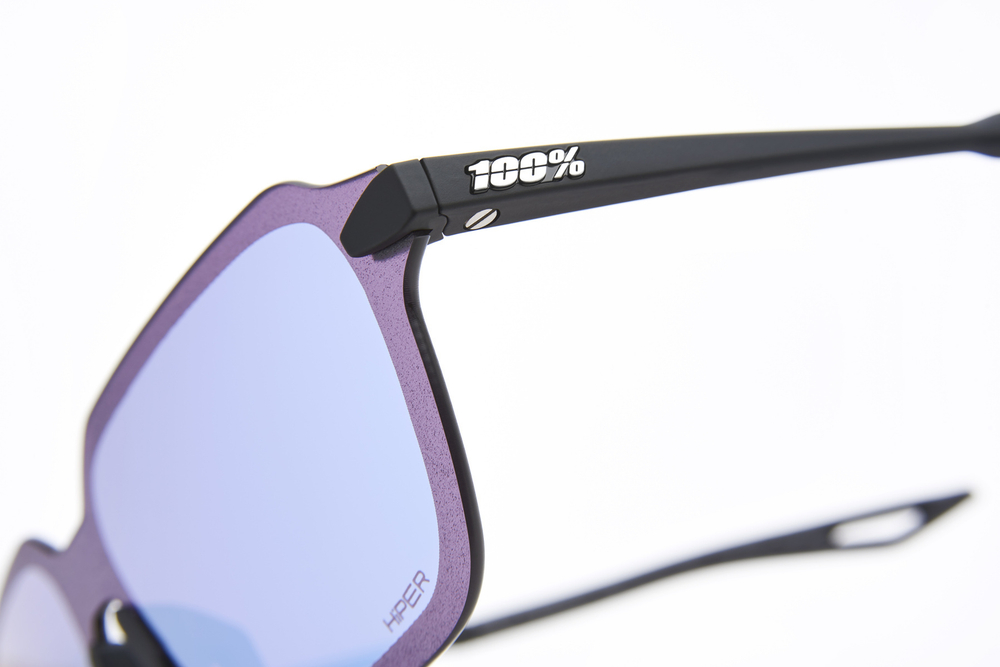 Спортивные очки 100% LEGERE TRAP Soft Tact Black - HiPER Blue Mirror Lens