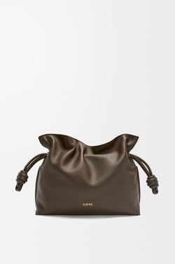 Loewe Сумка-клатч среднего размера Flamenco из телячьей кожи наппа, шоколадный