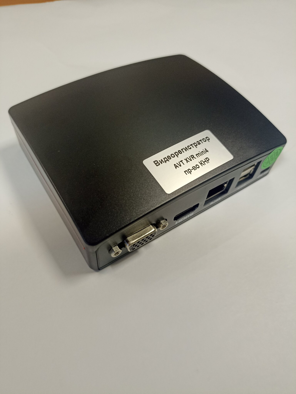 Миниатюрный гибридный видеорегистратор AVT XVR mini 4