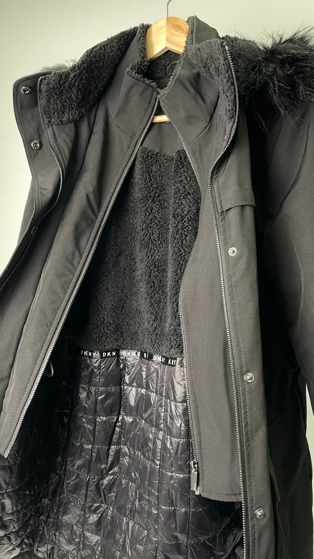 Парка DKNY