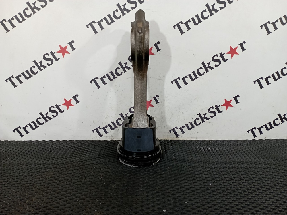 Поршень с шатуном