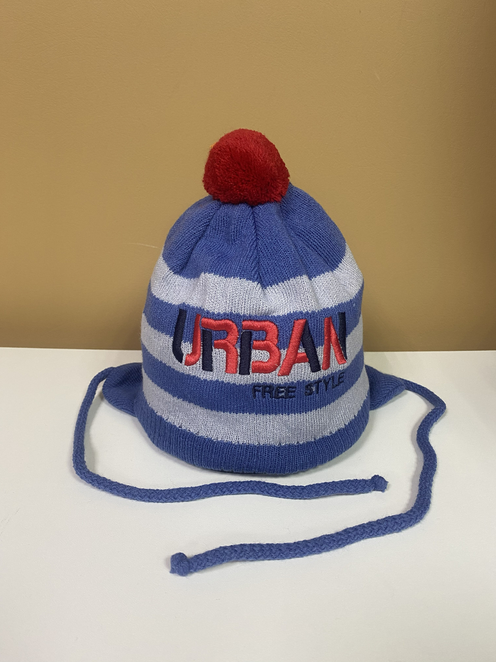 Шапка "Agbo" на мальчика трикотажная на х/б подкладке с завязками из 30% шерсти, размер 46-48, цвета в ассорт.