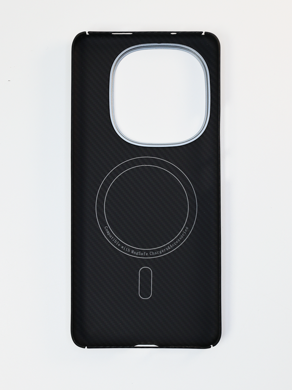 Карбоновый чехол для IQOO 13 с MagSafe черные полосы (Black stripes)