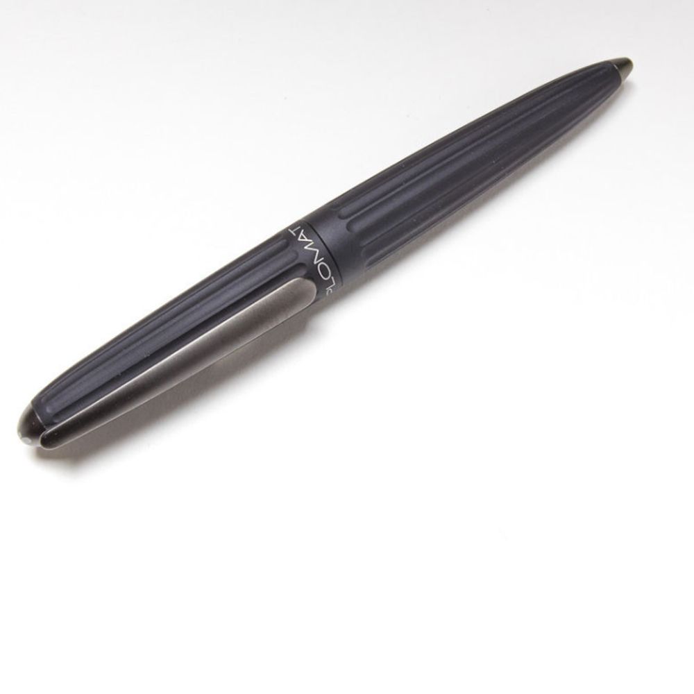 Перьевая ручка Diplomat Aero черная с пером EF (D40301021) 2