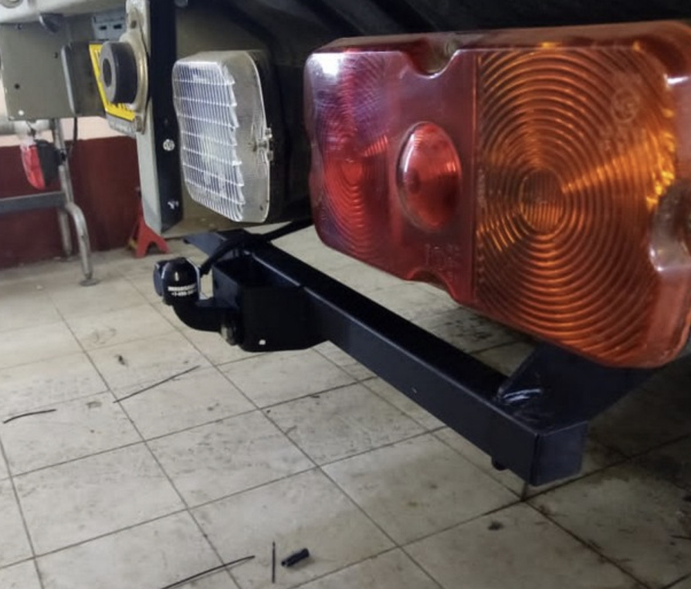 Фаркоп для УАЗ Cargo 2011-, УАЗ Profi 2017- Тип шара: F. Нагрузки: 2000/100 кг, UAZ-08