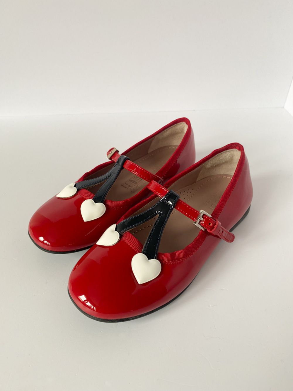 Новые лаковые туфли Gucci, 26