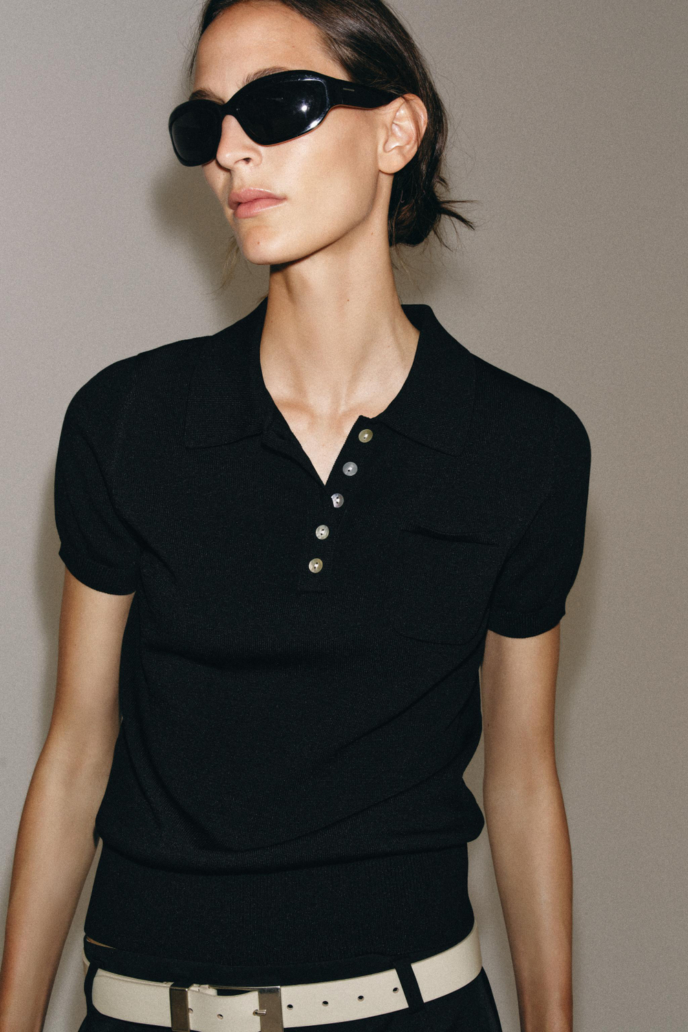 ZARA ТРИКОТАЖНОЕ ПОЛО С КОРОТКИМИ РУКАВАМИ, ЧЕРНЫЙ