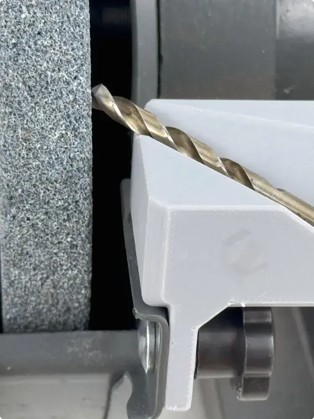 Насадка для заточки сверл на точильный станок - подручник