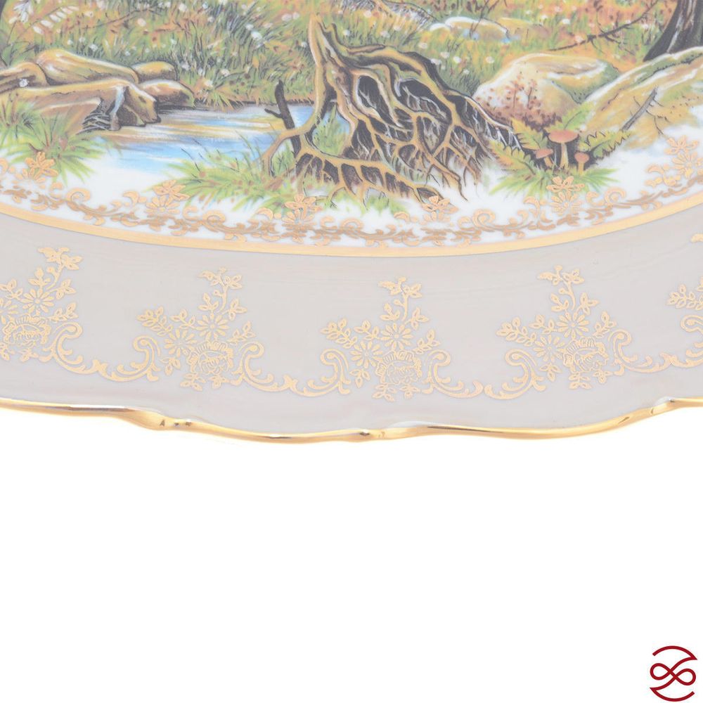 Блюдо овальное на ноге Queen's Crown Aristokrat Охота бежевая 36 см