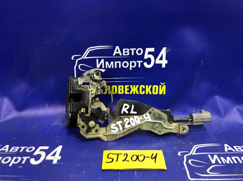 Замок двери задней левой TOYOTA CORONA EXIV 1994