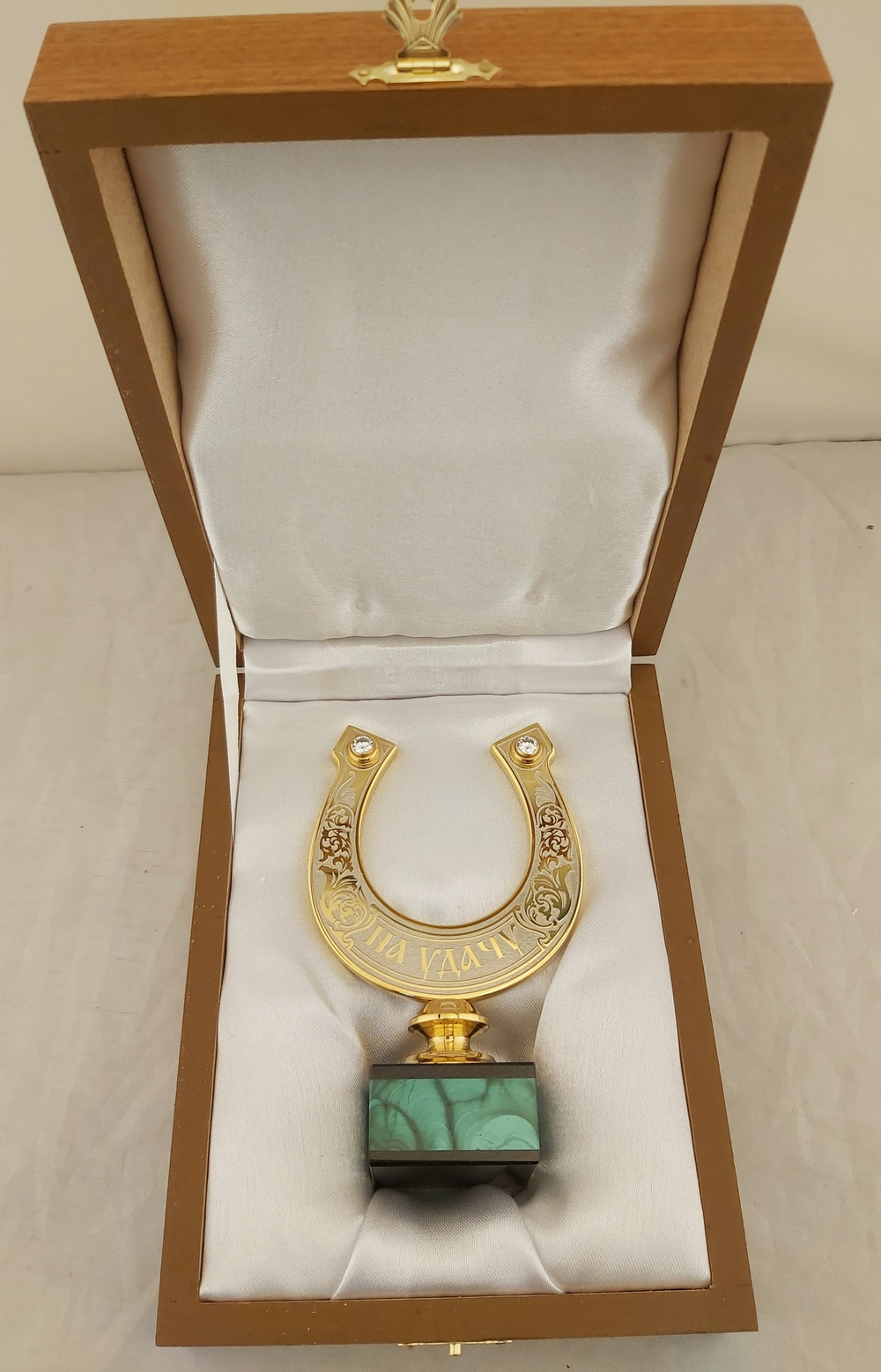 Сувенир подкова "На удачу" с малахитом