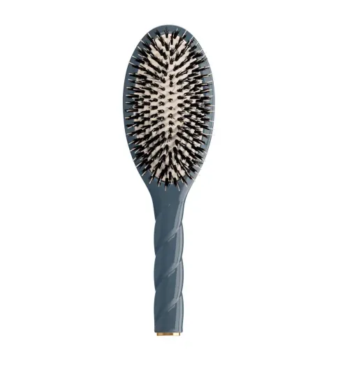 La Bonne Brosse N.02 The Essential Do It All Brush