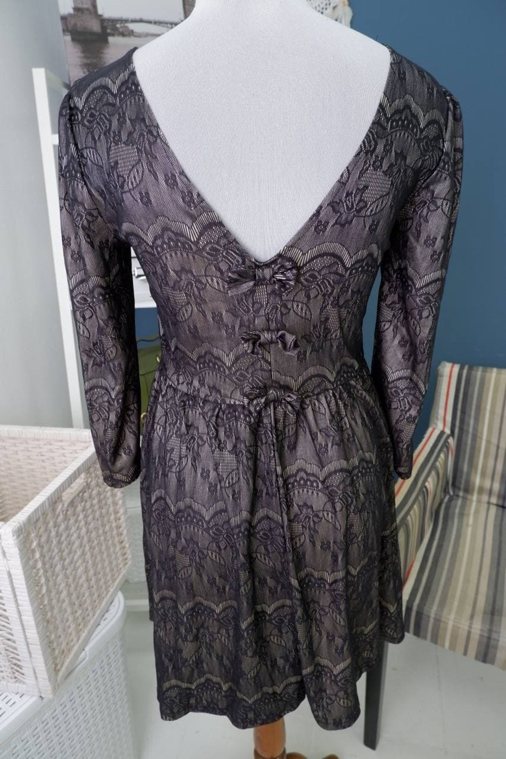 Платье QED London с кружевом 46 размер