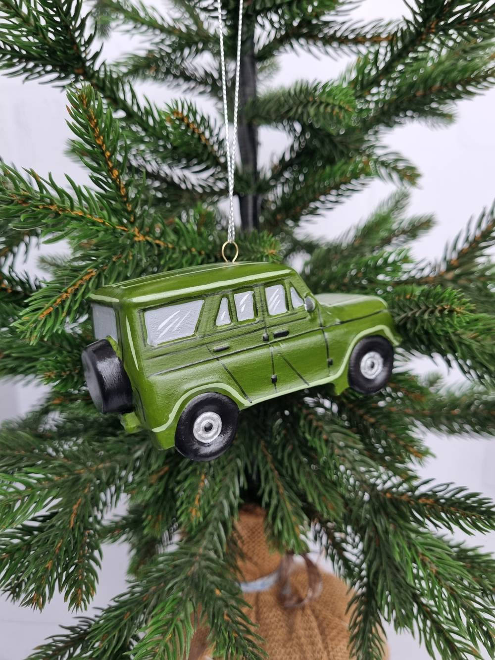 Фарфоровая игрушка "Машина УАЗ"