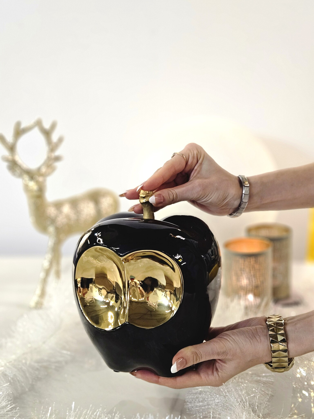 Статуэтка Apple decoration-Black