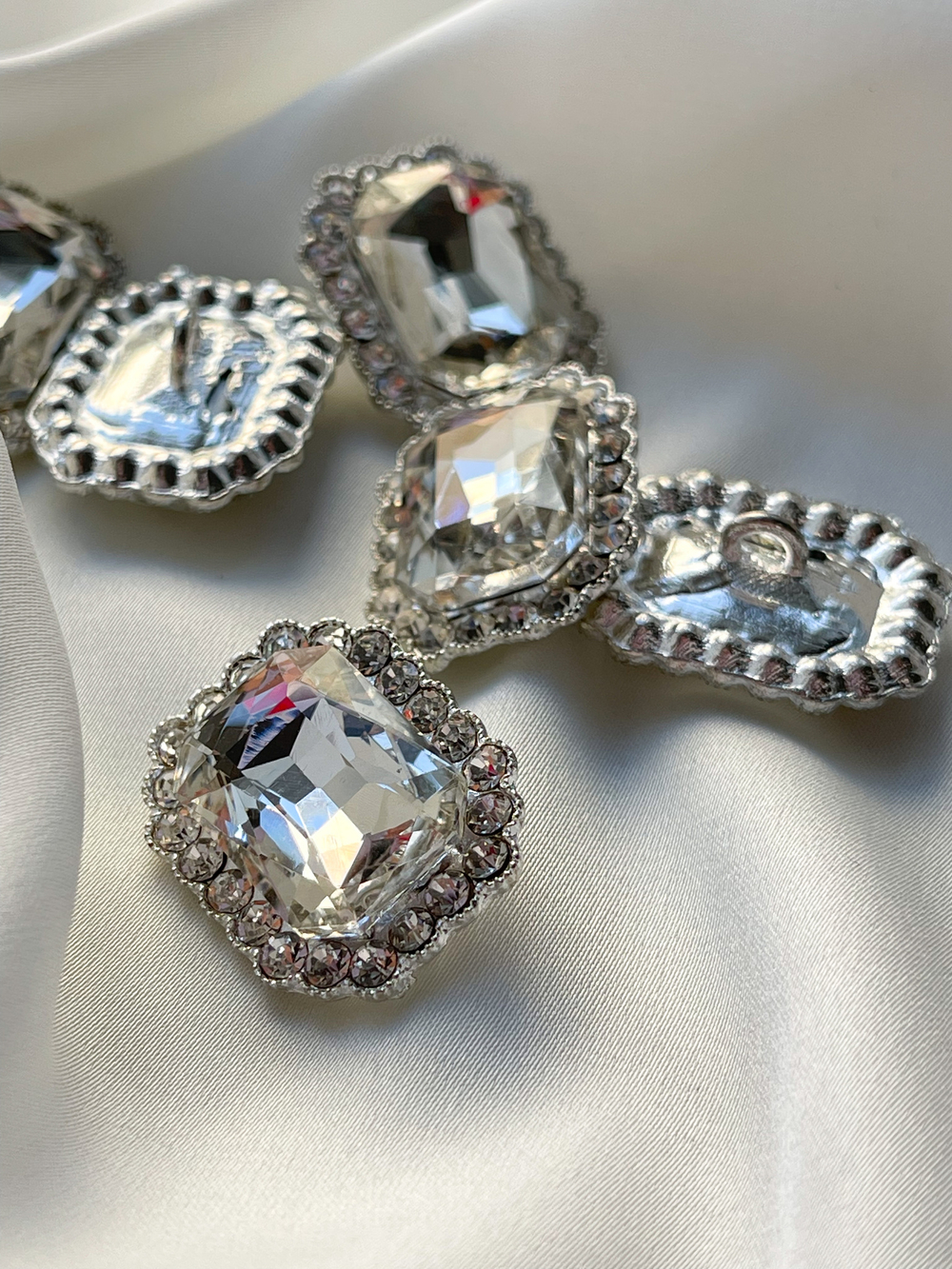 Пуговицы Серебро Стразы