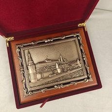 Плакетка с видом Москвы "Кремлёвская набережная" в подарочной упаковке