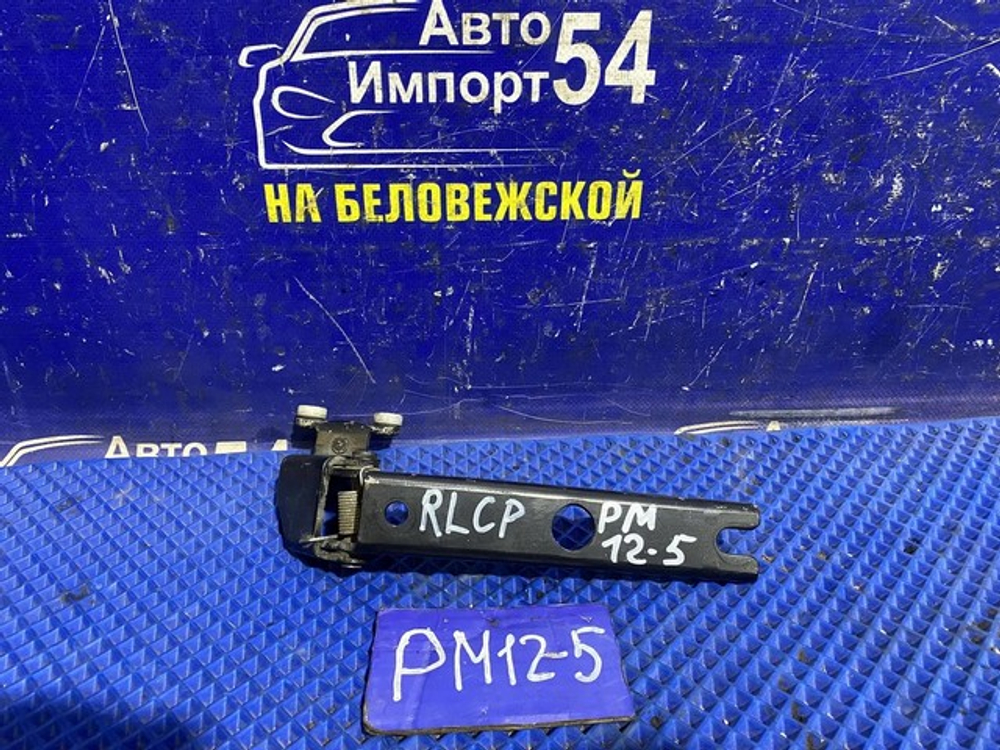 Ролик сдвижной двери NISSAN LIBERTY 1999
