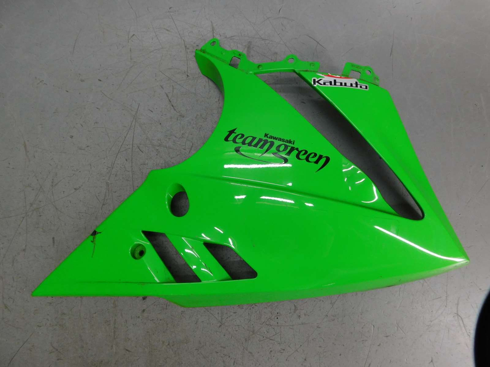 Пластик нижний правый Kawasaki ER6F 029045