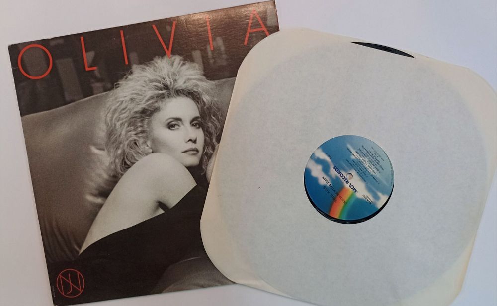 Винтажная виниловая пластинка LP Olivia Soul Kiss (USA 1985)