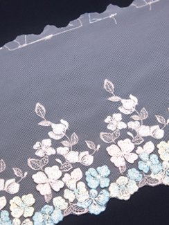 05-128 Вышивка на неэл. сетке 20 см, айвори/ментол/желтый (левая)