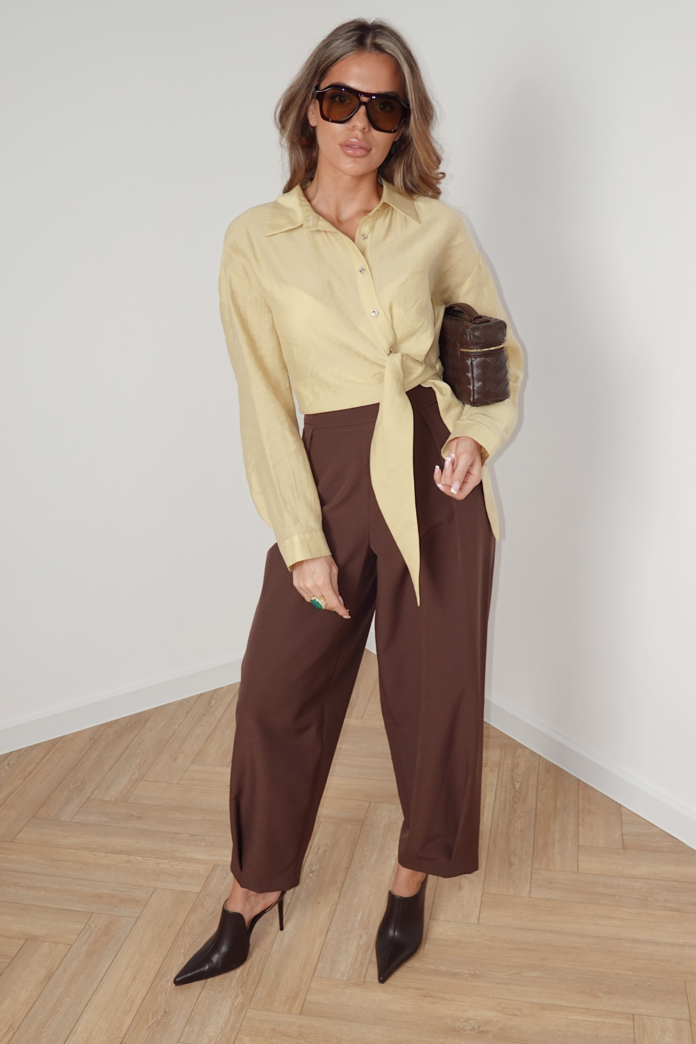 Брюки-баллоны с защипами на талии