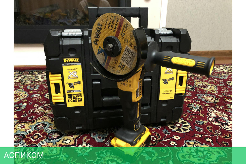 Угловая шлифмашина DeWalt DCG405NT
