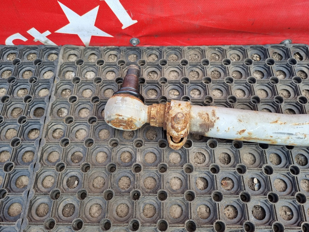 Тяга рулевая поперечная