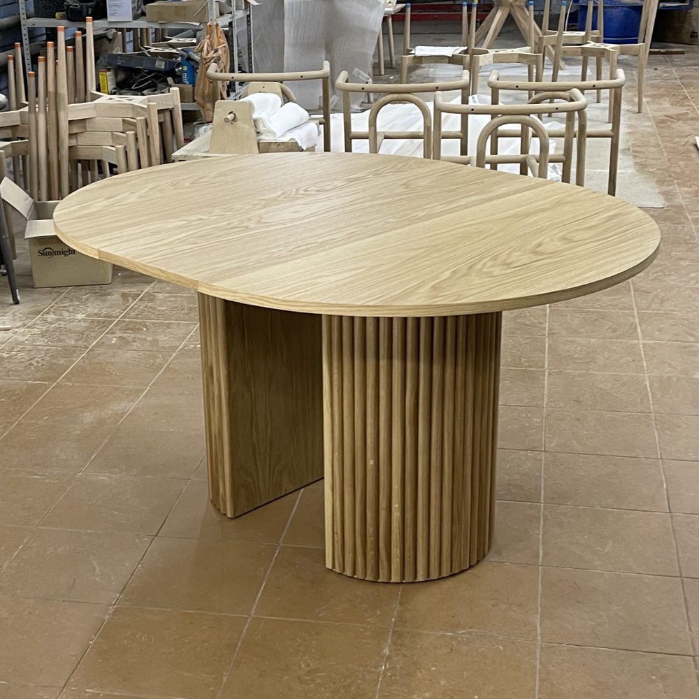 Круглый стол на реечной ноге из дерева - RITMO