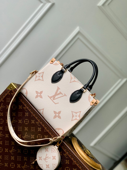Louis Vuitton Onthego PM
