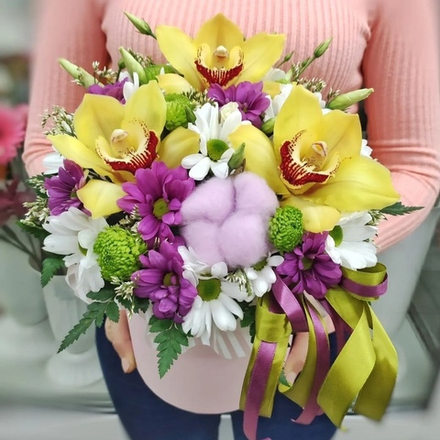 Композиция с желтыми орхидеями