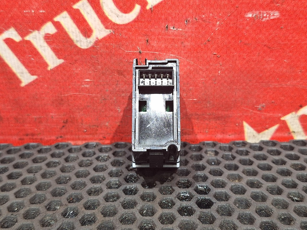 Кнопка блокировки дифференциала