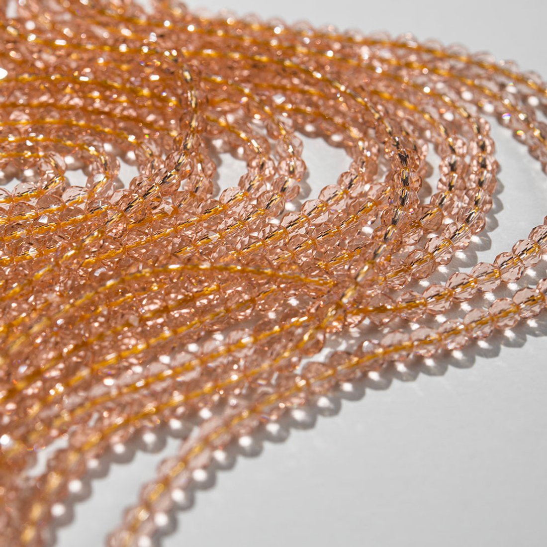 Шпинель синтетическая оттенок "Rose", 3мм, шар, микроогранка