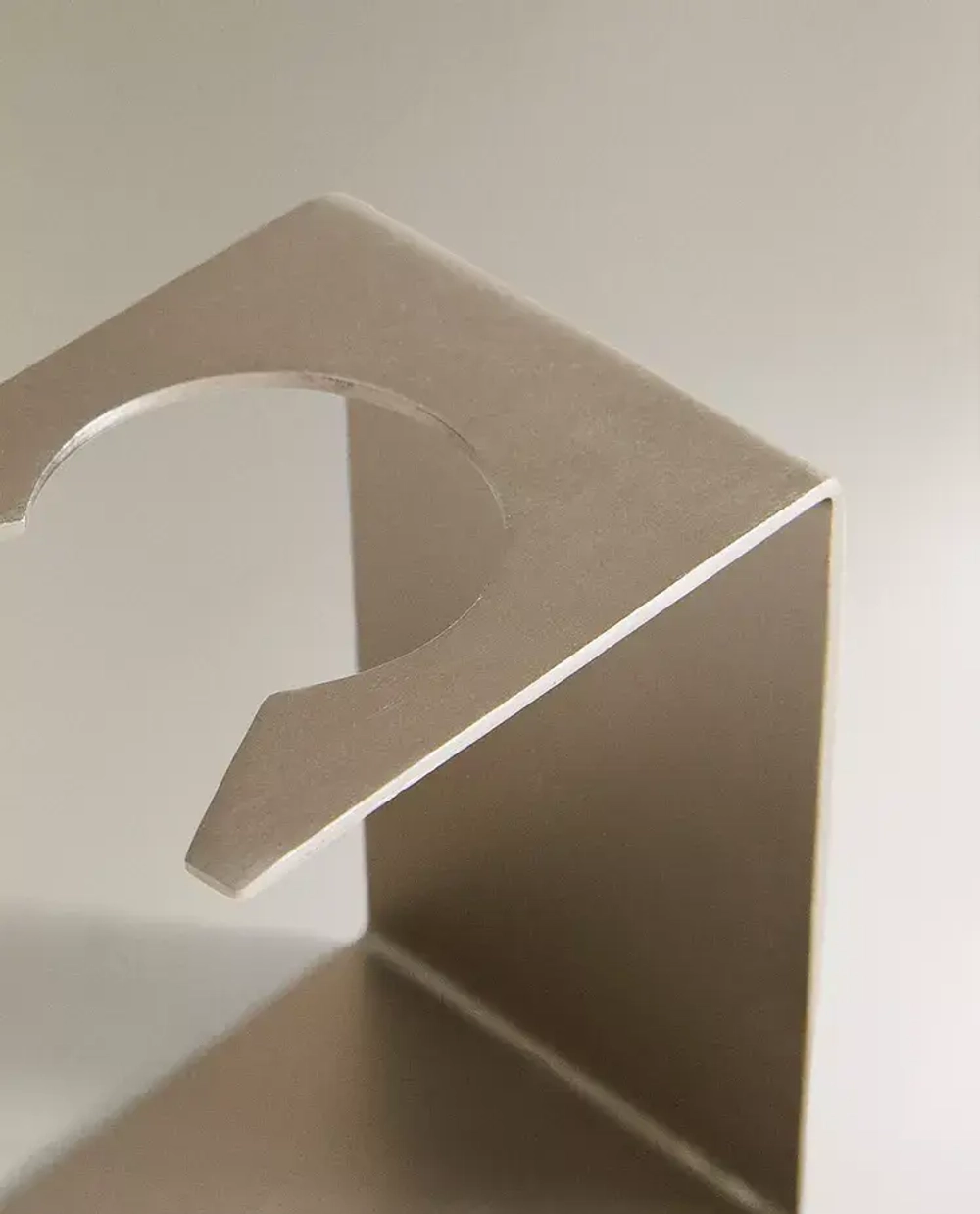 ZARA HOME ПОДСТАВКА ИЗ НЕРЖАВЕЮЩЕЙ СТАЛИ ДЛЯ БРИТВ, СЕРЕБРЯНЫЙ