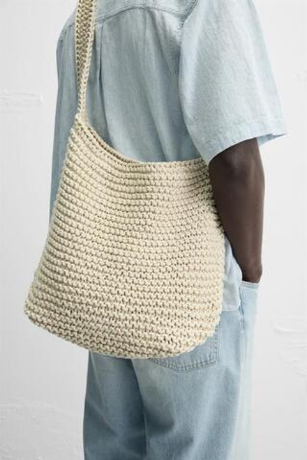 ZARA СУМКА ИЗ МАКРАМЕ С ПЛЕЧЕВЫМ РЕМНЕМ, ЭКРЮ