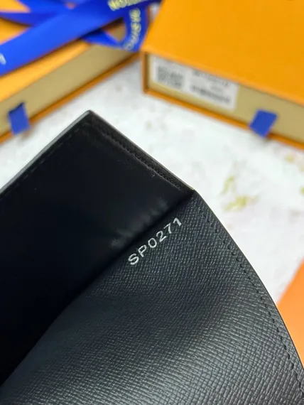 Обложка для паспорта Louis Vuitton Monogram Eclipse