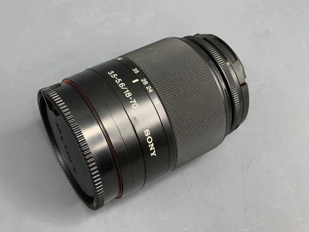 Sony DT 18-70mm 3.5-5.6