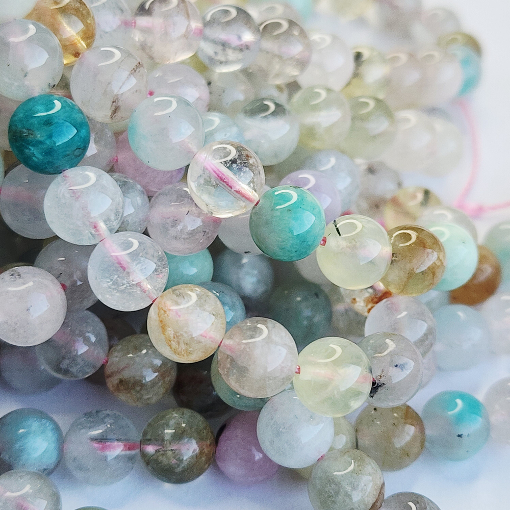 Микс бериллы, кварцы, пренит, амазонит, 8.3мм, цена за нить 19см