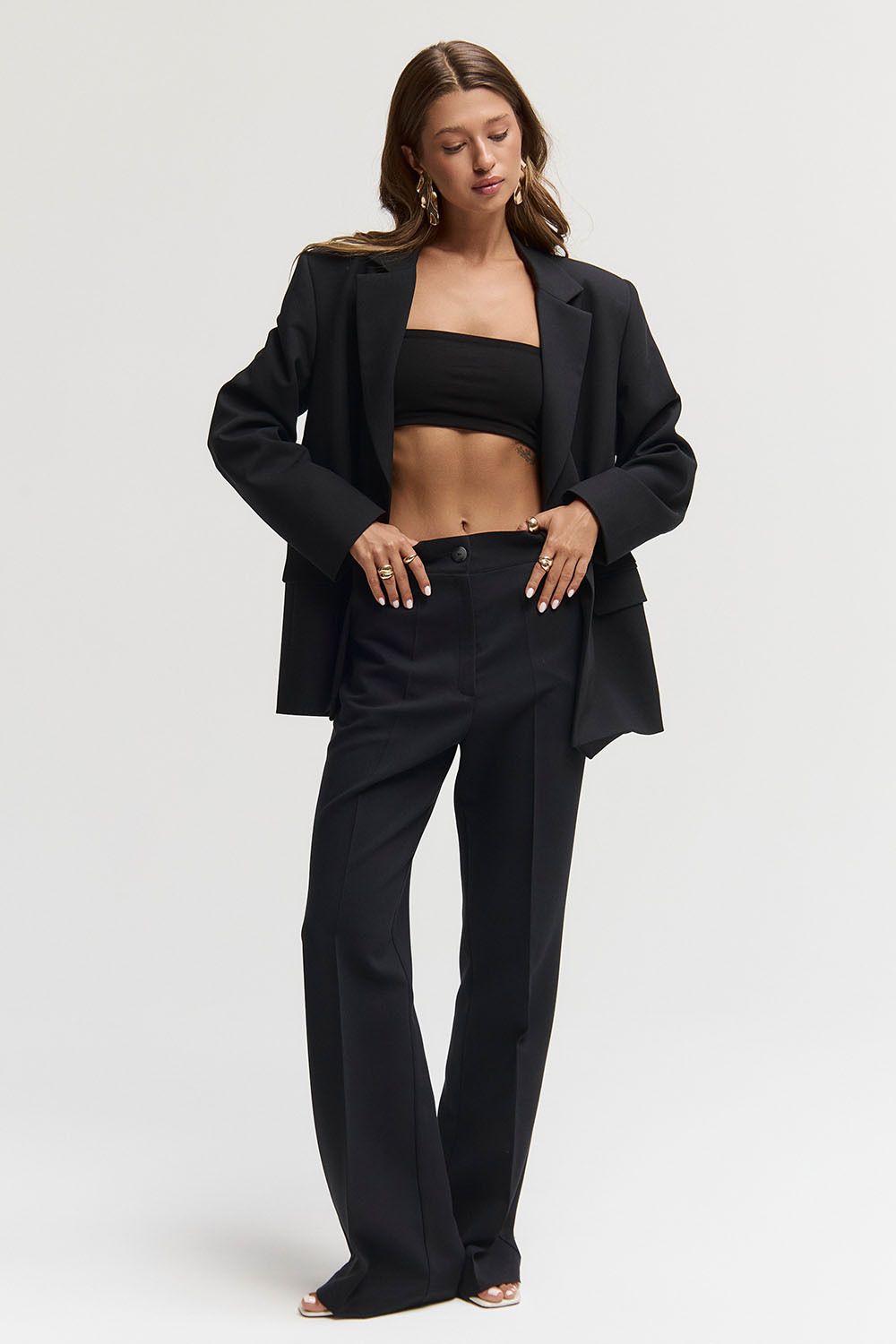 Брюки костюмные прямые черного цвета