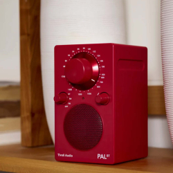 Tivoli PAL BT Красный [Red] — портативный радиоприемник с Bluetooth