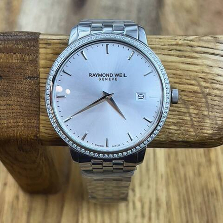Часы Raymond Weil
